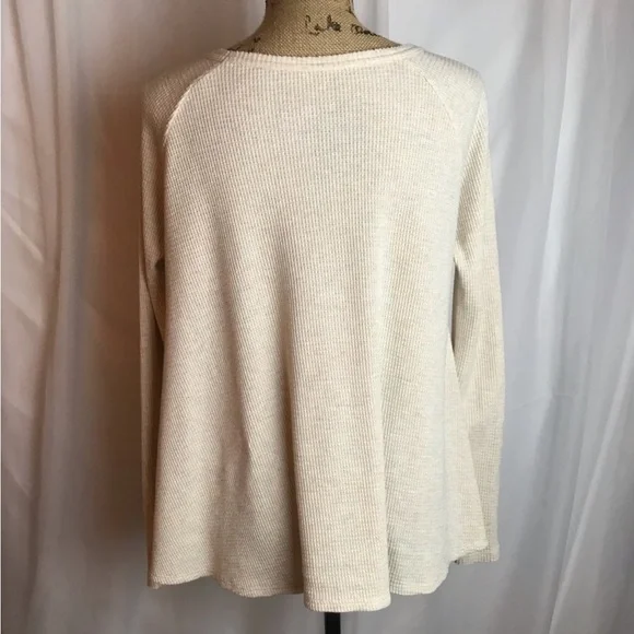 2 We the Free Rocksbility thermal swing long sleeve❤️FINAL SALE❤️ - Picture 11 of 16